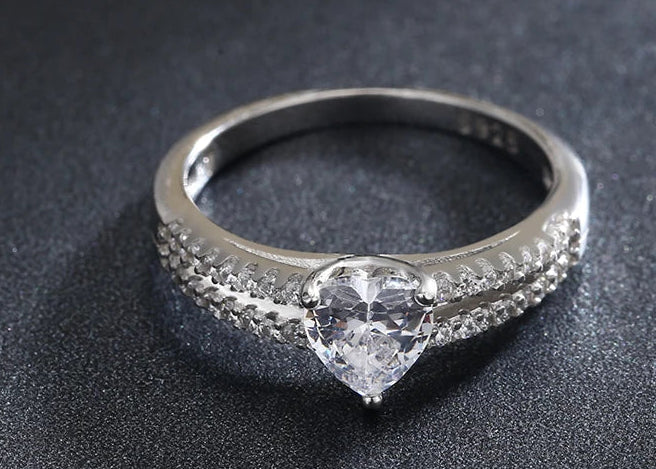 925er Silber Herz-CZ Ring für Frauen