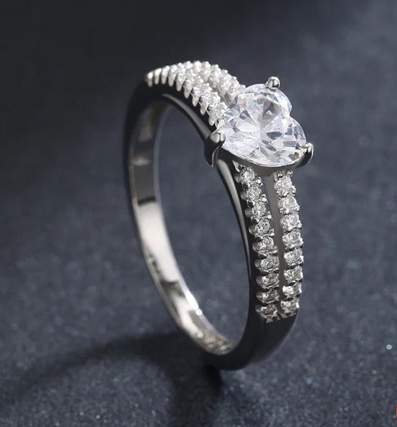 925er Silber Herz-CZ Ring für Frauen