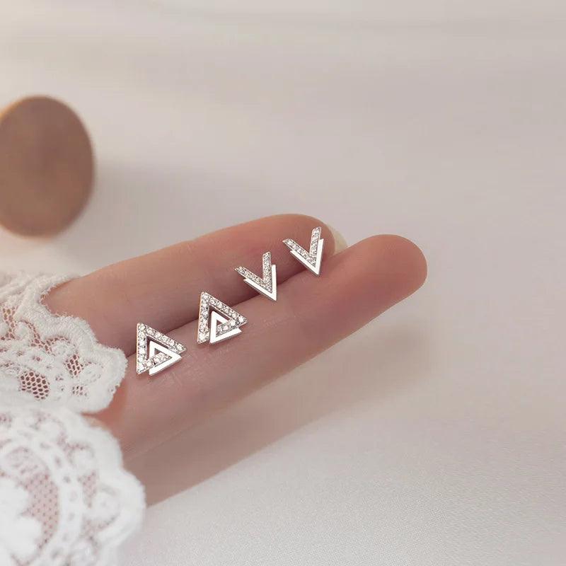 INZATT Echt 925 Sterling Silber Zirkon Brief Dreieck Stud Ohrringe Für Frauen Minimalist Feine Schmuck Zubehör Dropshipping
