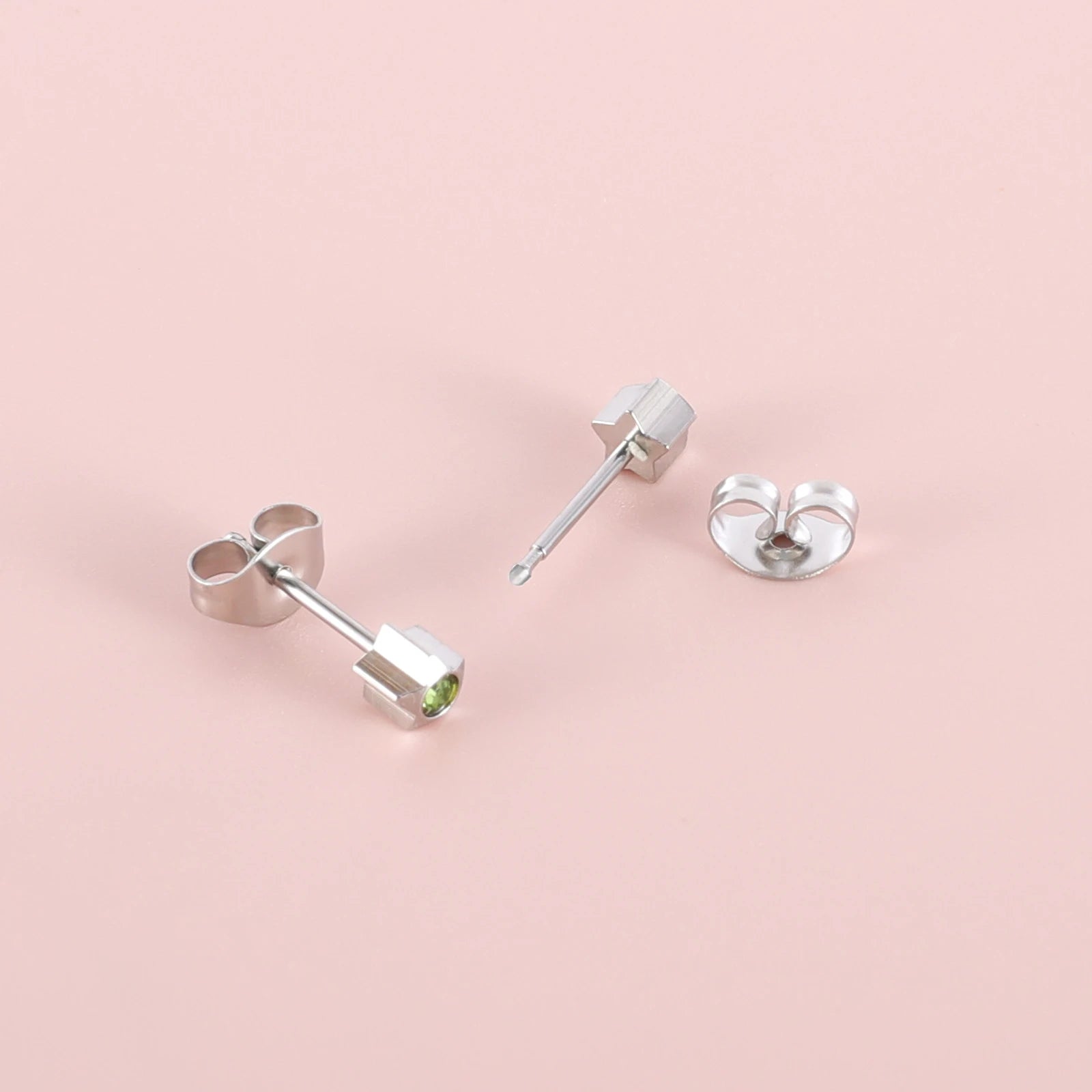 12 Paar Ohrstecker mit Geburtsstein aus chirurgischem Edelstahl mit kubischem Zirkonia, vergoldeter Herz-Stern-Ohrstecker, runder mehrfarbiger Ohrstecker