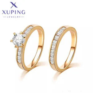 Goldfarbener Schmuck-Set