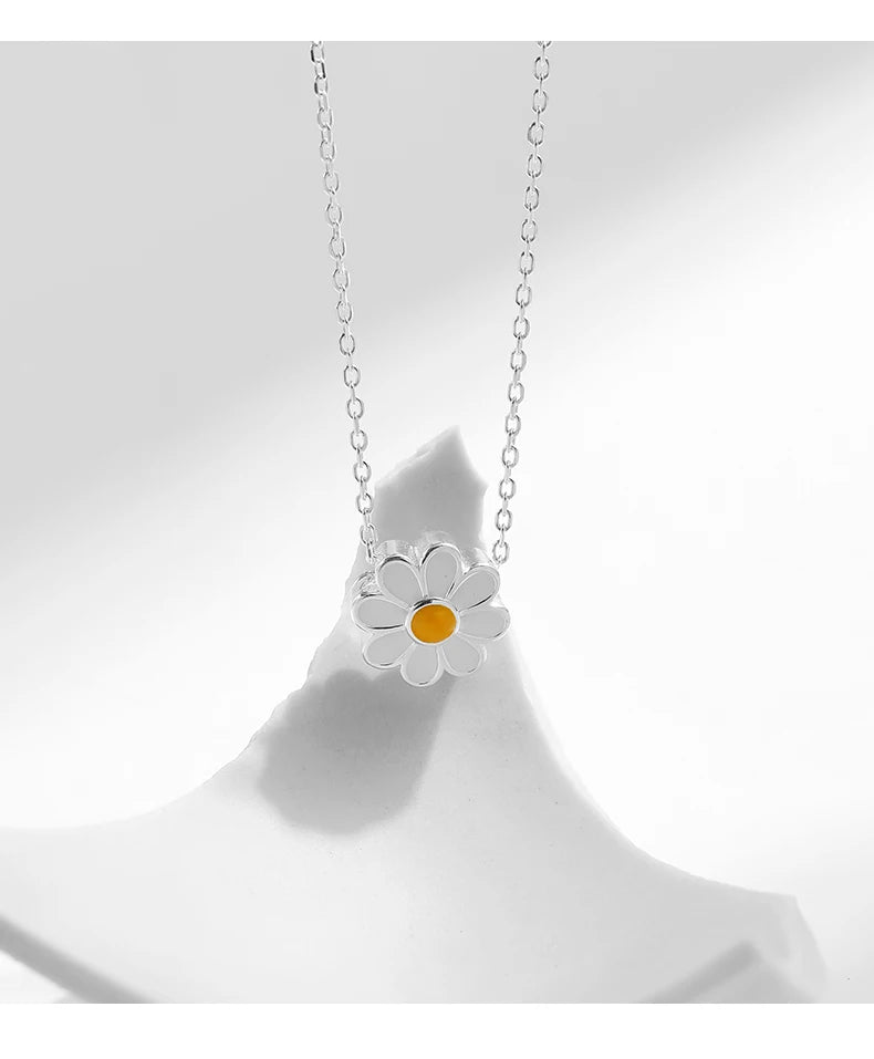 MODIAN Halskette mit weißem Emaille-Blumen-Anhänger aus 925er-Sterlingsilber, Charm-Gänseblümchen-Halskette für Frauen, hypoallergener Schmuck