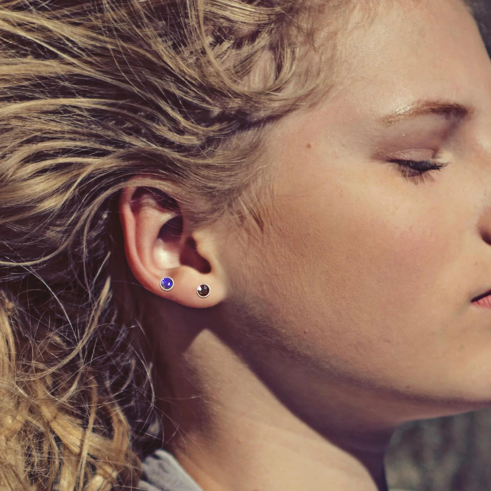 12 Paar Ohrstecker mit Geburtsstein aus chirurgischem Edelstahl mit kubischem Zirkonia, vergoldeter Herz-Stern-Ohrstecker, runder mehrfarbiger Ohrstecker