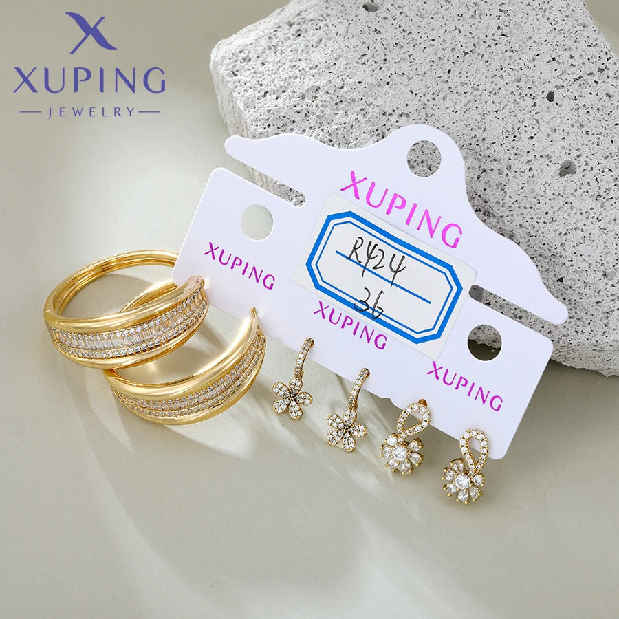 Goldfarbener Schmuck-Set