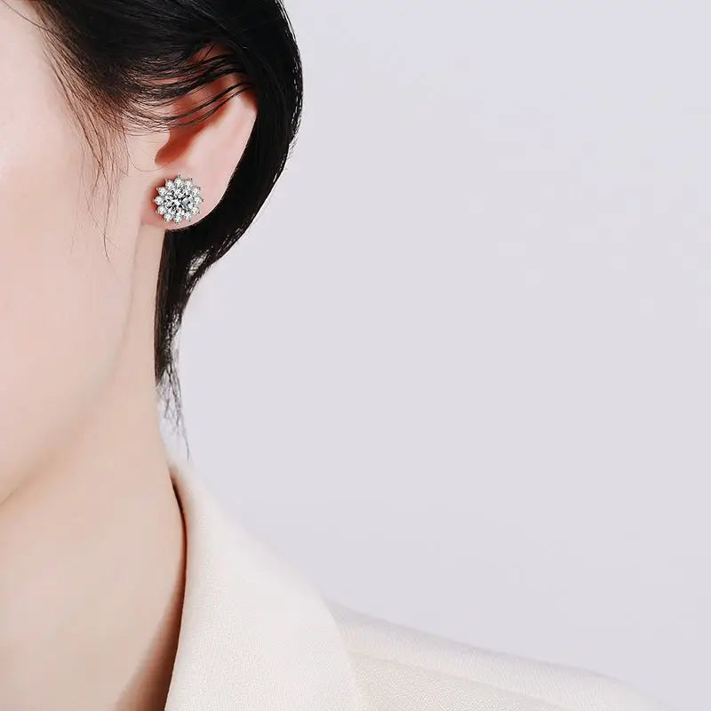 Joyce Kelly 1 Karat D Farbe Moissanit Diamant Ohrringe S925 Sterling Silber Schmuck für Frauen Sonnenblumenförmige Ohrstecker Hochzeit