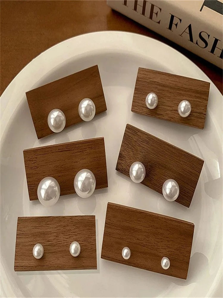 Somilia – Großhandel 8–14 mm hochwertige runde weiße Perle im japanischen Stil und Ohrstecker aus 925er Sterlingsilber für Damen. Ein Paar