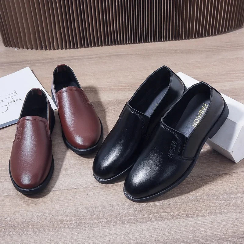 Atmungsaktive Casual-Lederschuhe für Männer, koreanische trendige Business-formelle Schuhe, runder Kopf, erhältlich für junge Männer