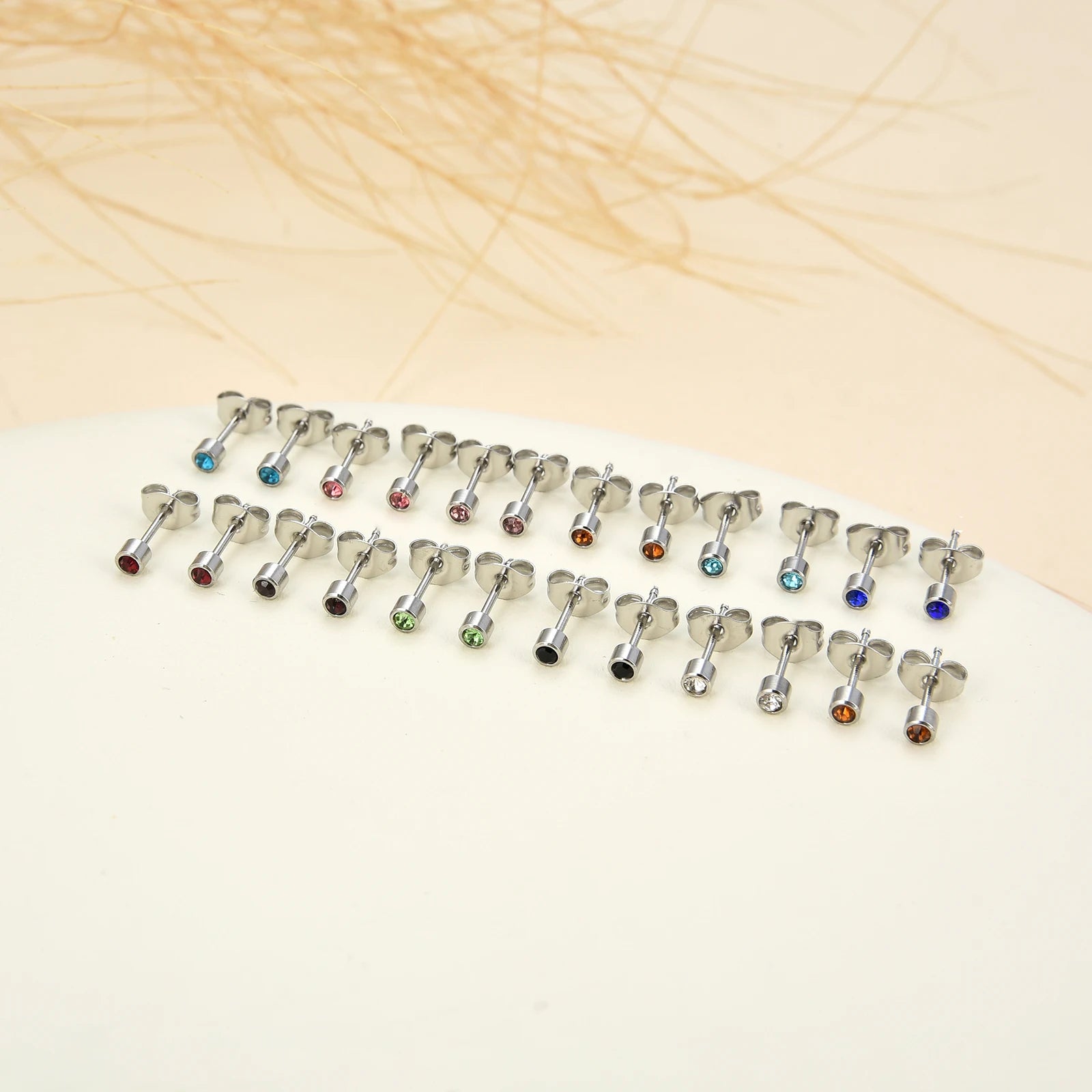 12 Paar Ohrstecker mit Geburtsstein aus chirurgischem Edelstahl mit kubischem Zirkonia, vergoldeter Herz-Stern-Ohrstecker, runder mehrfarbiger Ohrstecker