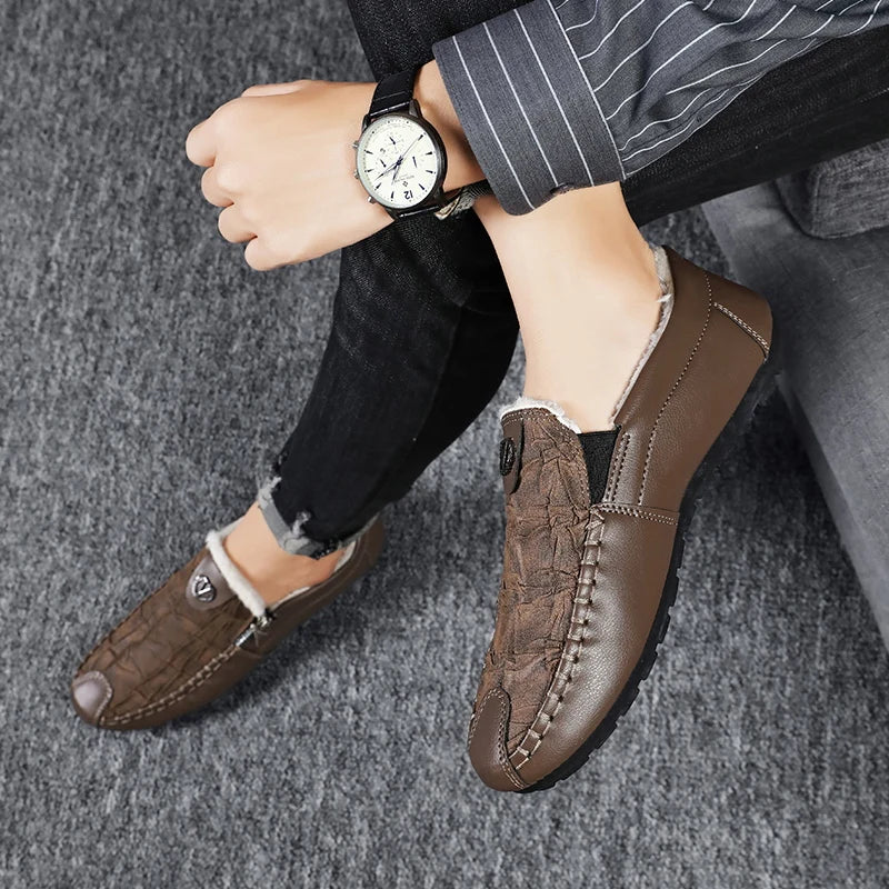 Winter Leder Männer Casual Schuhe Plüsch Warme Bequeme Halbschuhe Leichte Herren Fahren Schuhe Slip-on Herren Faule Schuhe Mokassins