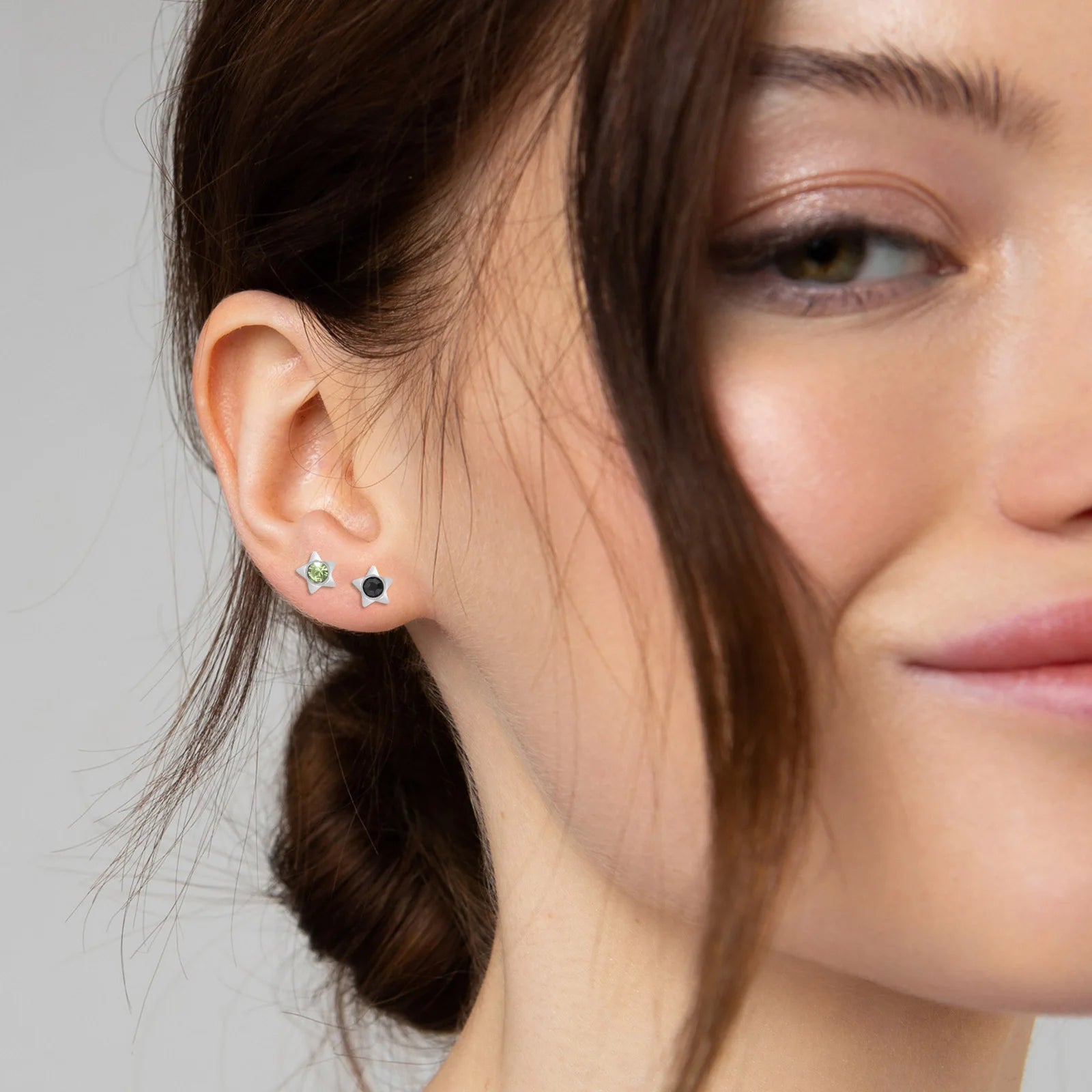 12 Paar Ohrstecker mit Geburtsstein aus chirurgischem Edelstahl mit kubischem Zirkonia, vergoldeter Herz-Stern-Ohrstecker, runder mehrfarbiger Ohrstecker