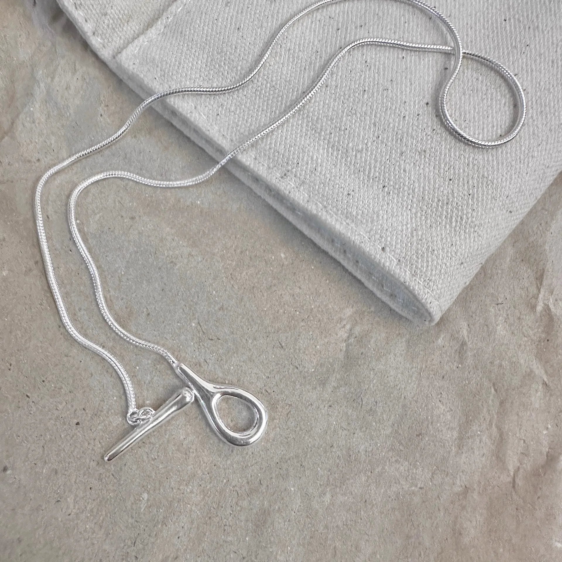 Halskette aus 925er-Sterlingsilber, schwarze Perlen, quadratisch, unregelmäßig, Punk, geometrisch, für Frauen und Mädchen, Schmuck, Geschenk, Dropshipping, Großhandel