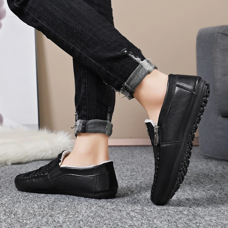 Winter Leder Männer Casual Schuhe Plüsch Warme Bequeme Halbschuhe Leichte Herren Fahren Schuhe Slip-on Herren Faule Schuhe Mokassins