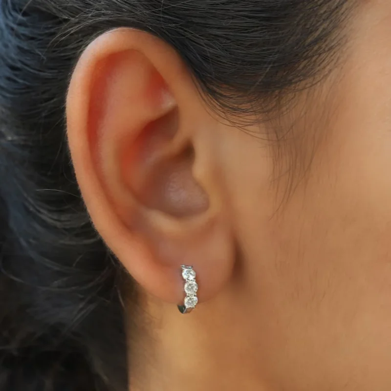 IOGOU Creolen aus 925er-Sterlingsilber, D/VVS1, Moissanit, für Damen, 0,9 cttw, runde Diamant-Ohrringe, klassisches Hochzeits-Party-Geschenk