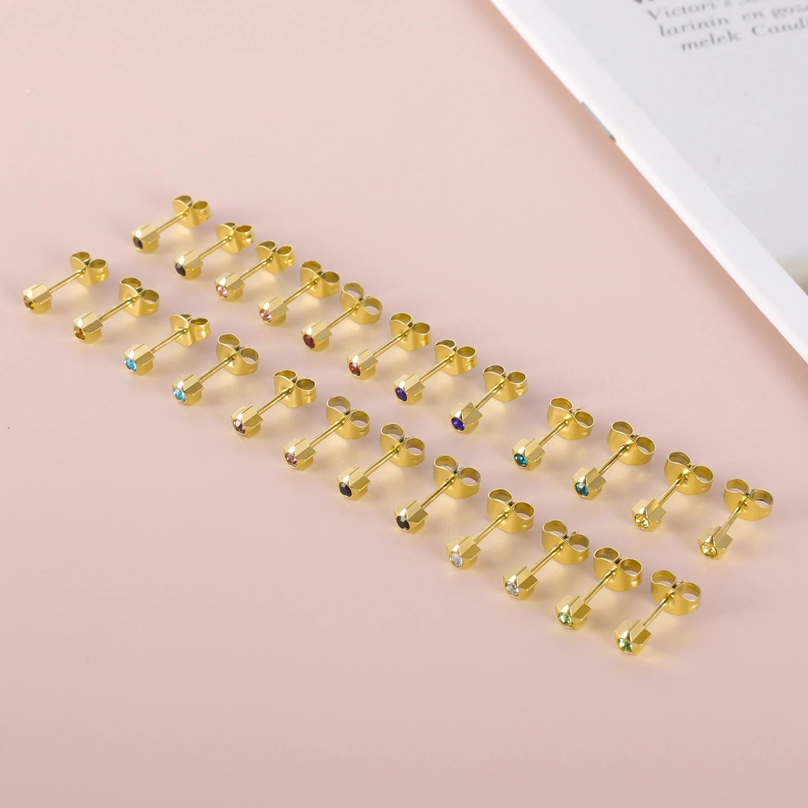 12 Paar Ohrstecker mit Geburtsstein aus chirurgischem Edelstahl mit kubischem Zirkonia, vergoldeter Herz-Stern-Ohrstecker, runder mehrfarbiger Ohrstecker