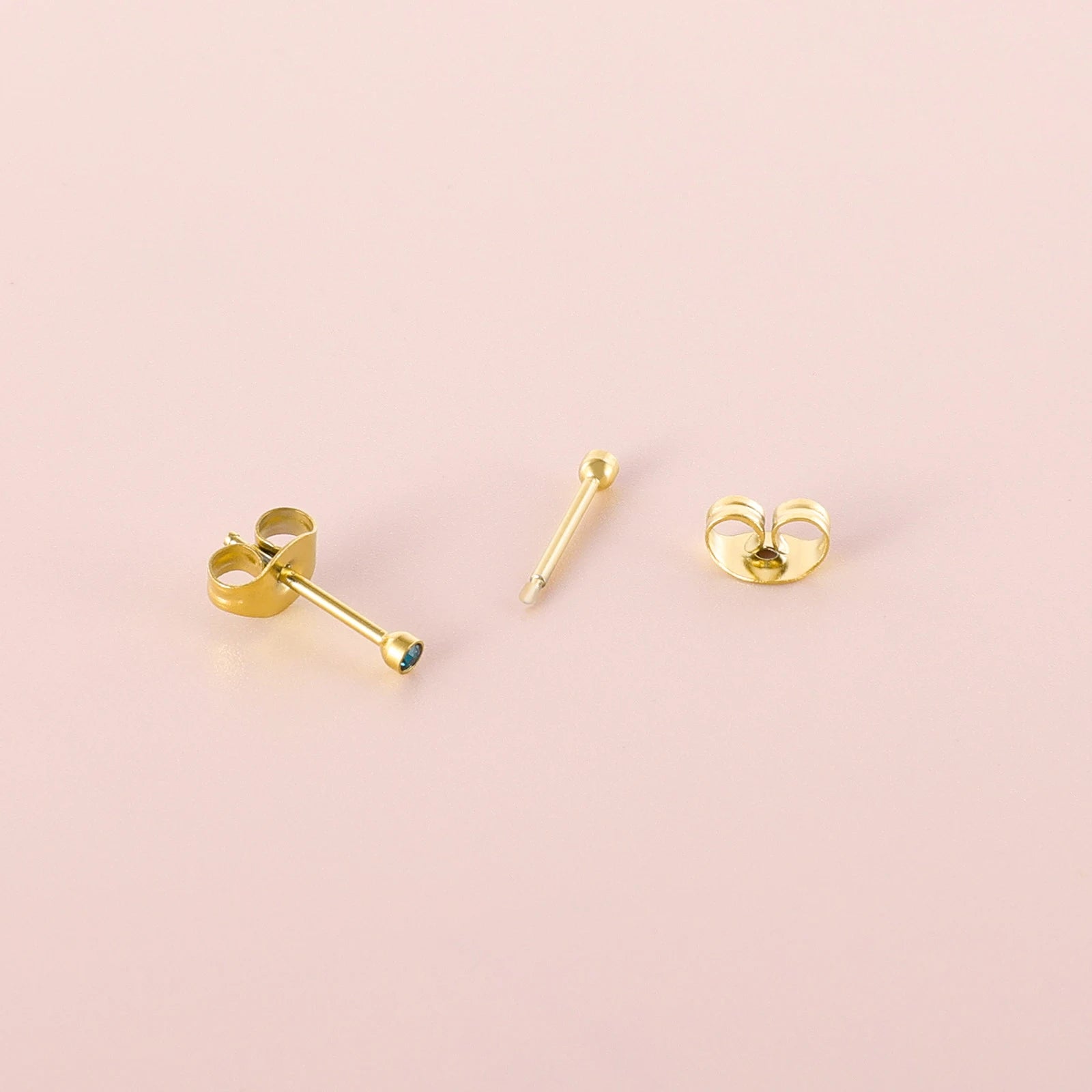 12 Paar Ohrstecker mit Geburtsstein aus chirurgischem Edelstahl mit kubischem Zirkonia, vergoldeter Herz-Stern-Ohrstecker, runder mehrfarbiger Ohrstecker