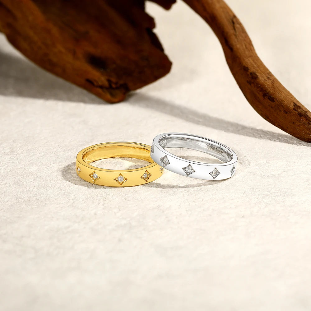 ATTAGEMS Rundschliff-Moissanit-Ringe, Stern-Design für Damen, 925er-Sterlingsilber, Ring, Gelbgold vergoldet, klassischer Verlobungsschmuck