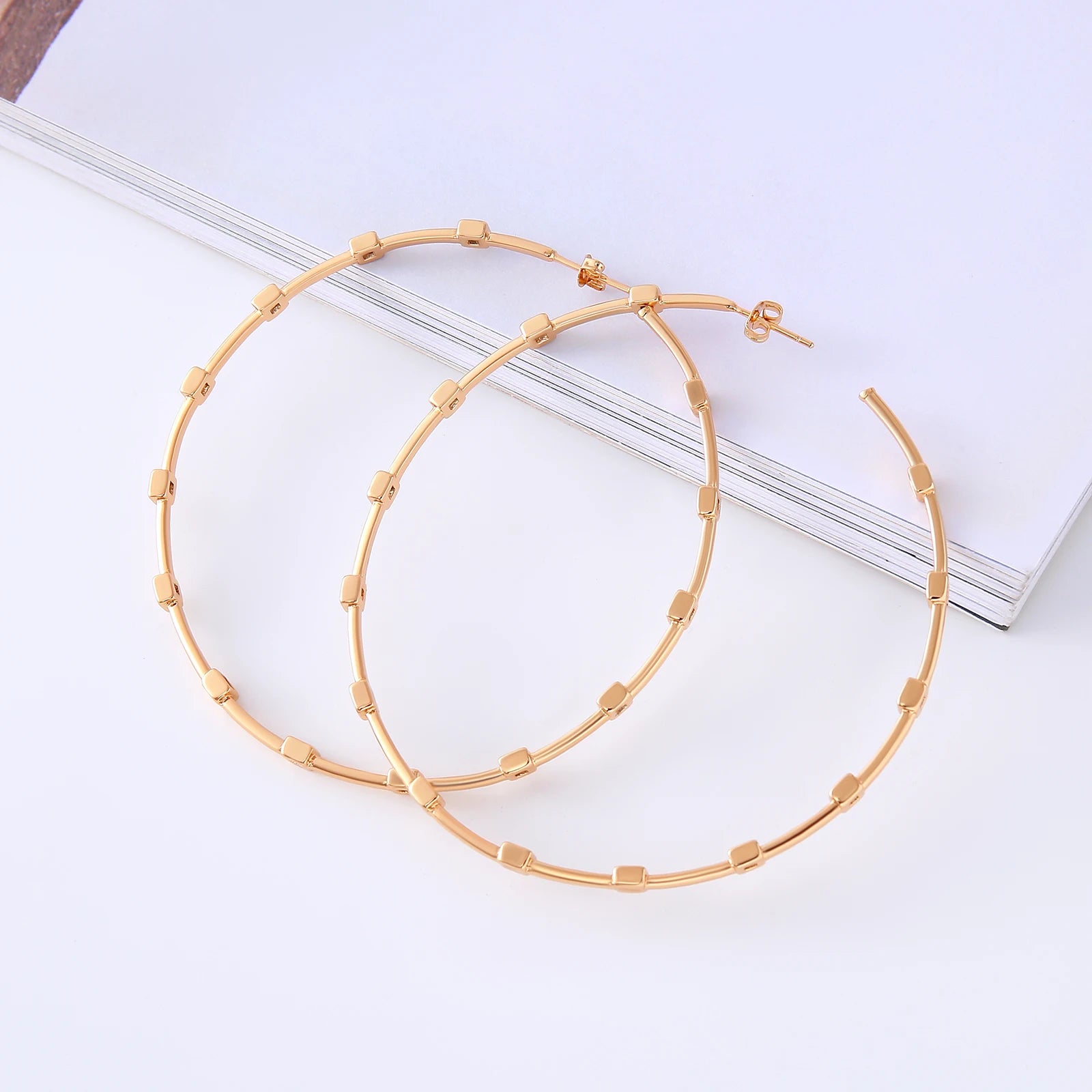 MHS.SUN Mode Vergoldet Große AAA CZ Hoop Ohrringe Für Frauen Übertreiben Große Ohrringe Intarsien Zirkon Hip Hop Ohr Schmuck Geschenk