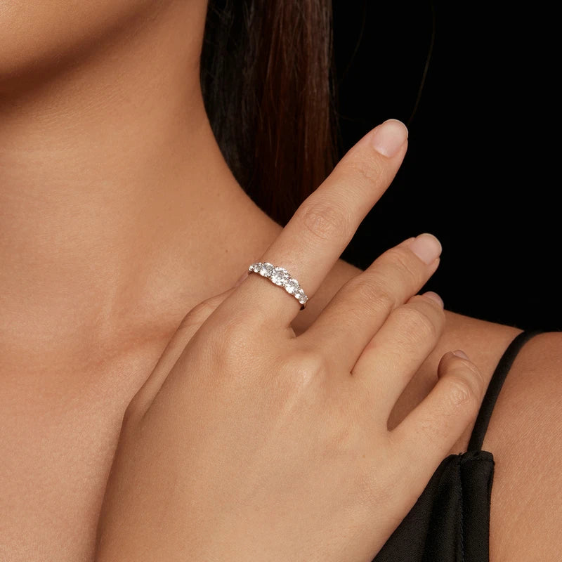 925er Silberring Moissanit  Funkelnder 7-Steine-Ring