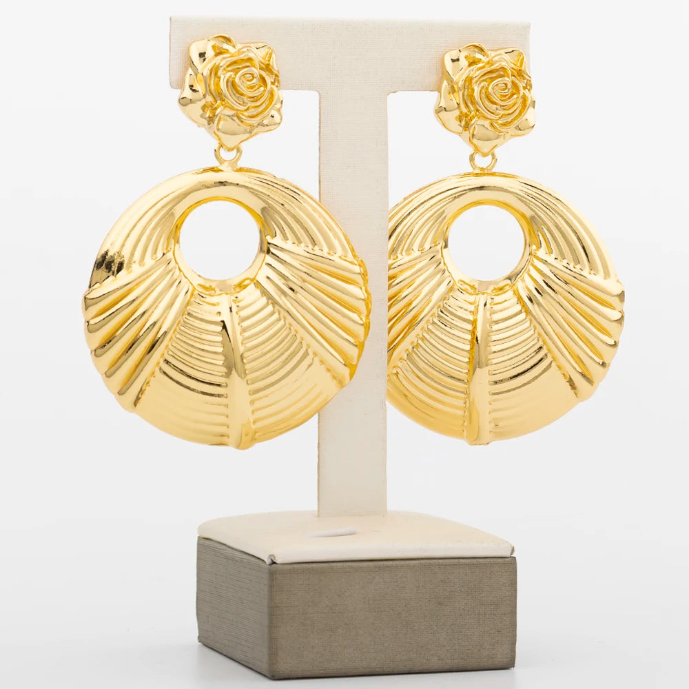 Afrikanisches 18 Karat vergoldetes Schmuckset für Frauen Creolen und Anhänger Set italienische Goldfarbe Hochzeiten Armreif Ring Schmuck