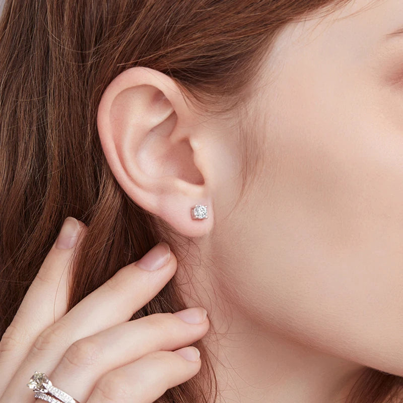 BAMOER 4-Zinken-Moissanit-Ohrringe für Damen, massives 925er-Sterlingsilber, 2 CT VVS1, Labordiamant, funkelnder klassischer Hochzeitsschmuck