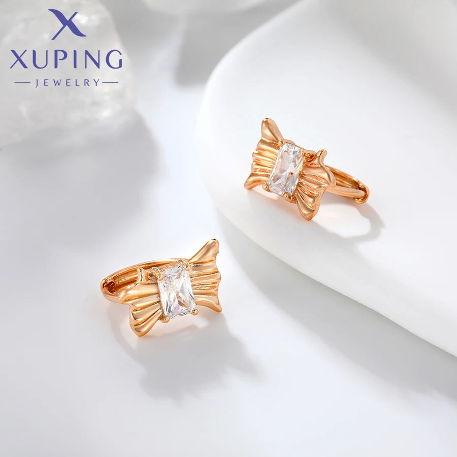 Goldfarbene Huggie-Ohrringe