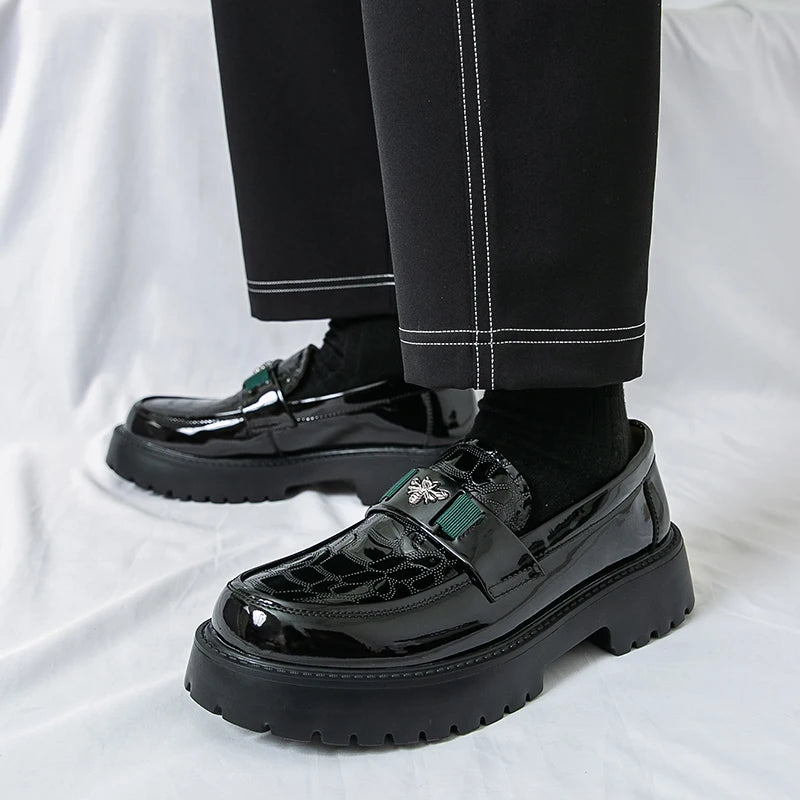 2025, Herren-Schuhe mit runder Zehenpartie, dicker Sohle, leichte Luxus-Lederschuhe, Slipper, rutschfest, bequem, modisch, Business-Büro, formelle Abendschuhe