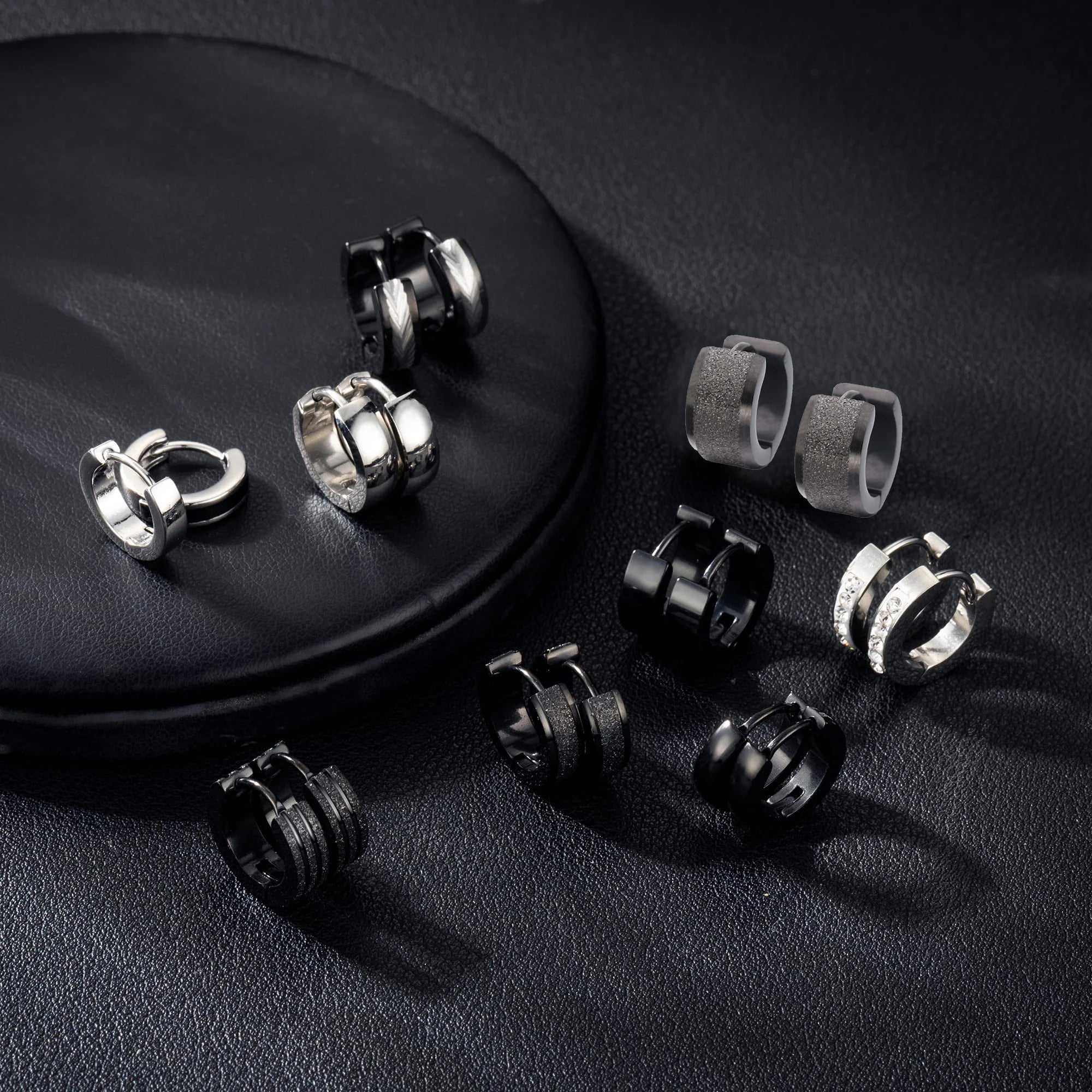 Edelstahl – Schwarz- Huggie-Ohrringe Unisex