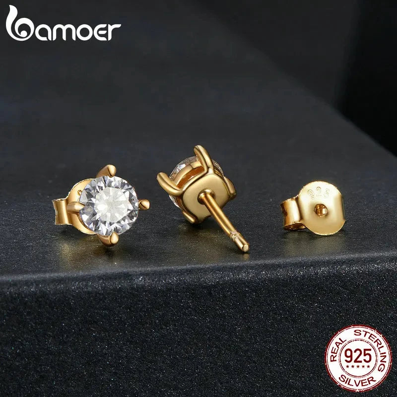 BAMOER vergoldete runde Moissanit-Ohrstecker für Damen, 925er Sterlingsilber, klassischer Verlobungs- und Hochzeitsschmuck, Geschenk MSE038